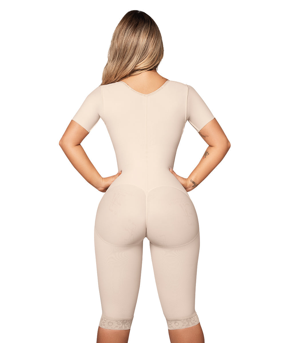 Faja moldeadora con manga corta hasta la rodilla y  cremallera lateral ( Ref. O-024 )